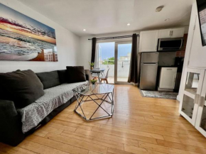 Superior 3 bedroom 2 bathroom Duplex with Terrace on the Beach